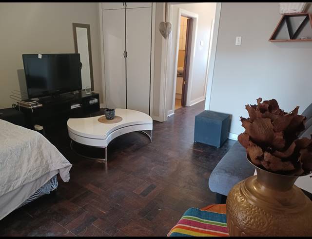 1 BEDROOM FLAT RENTED IN GLENWOOD